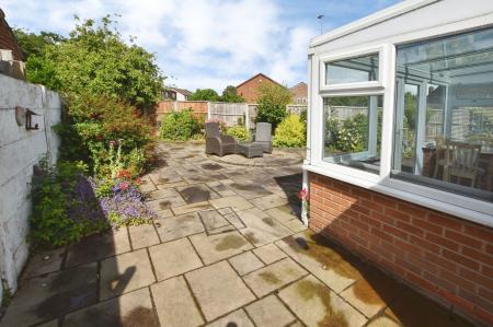 2 bedroom Detached bungalow for sale in Eyebrook Close, Loughborough, LE11