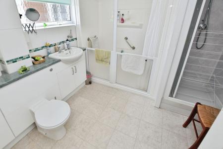 2 bedroom Detached bungalow for sale in Eyebrook Close, Loughborough, LE11