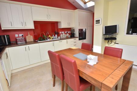 2 bedroom Detached bungalow for sale in Eyebrook Close, Loughborough, LE11