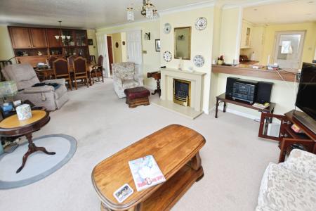 2 bedroom Detached bungalow for sale in Eyebrook Close, Loughborough, LE11