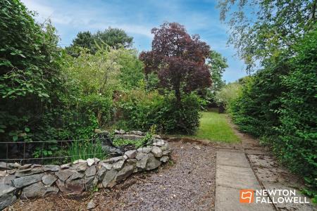 3 bedroom Semi-detached house for sale in Outwoods Drive, Loughborough, LE11