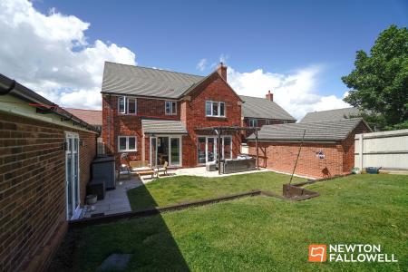 4 bedroom Detached house for sale in Doble Crescent, Hathern, LE12
