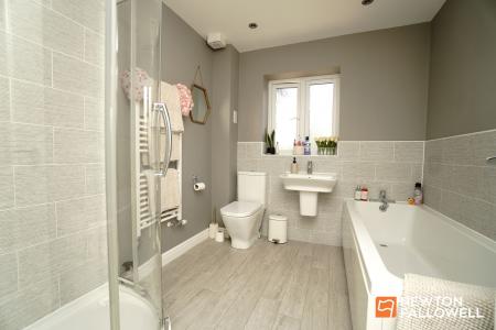 4 bedroom Detached house for sale in Doble Crescent, Hathern, LE12