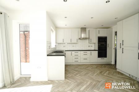 4 bedroom Detached house for sale in Doble Crescent, Hathern, LE12