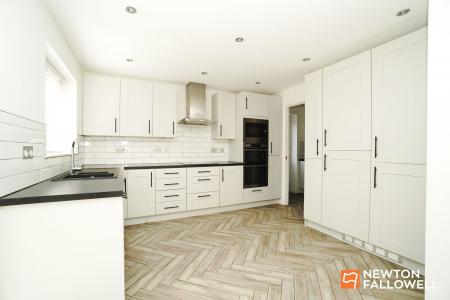 4 bedroom Detached house for sale in Doble Crescent, Hathern, LE12
