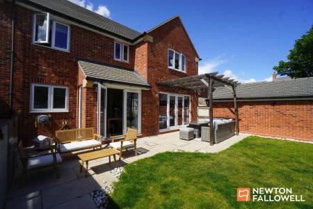 4 bedroom Detached house for sale in Doble Crescent, Hathern, LE12
