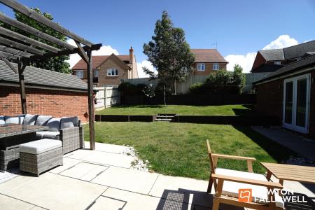 4 bedroom Detached house for sale in Doble Crescent, Hathern, LE12
