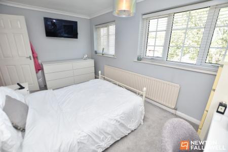 2 bedroom Semi-detached house for sale in Beaumaris Crescent, Shepshed, LE12