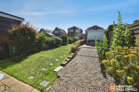 2 bedroom Semi-detached house for sale in Beaumaris Crescent, Shepshed, LE12