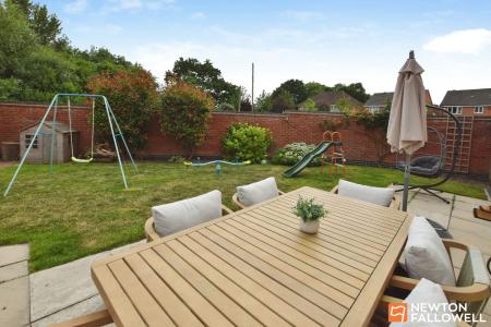 3 bedroom Detached house for sale in Highland Drive, Loughborough, LE11
