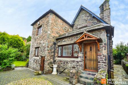 3 bedroom Detached house for sale in Church Hill, Woodhouse Eaves, LE12