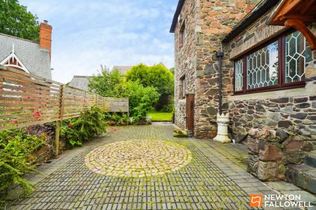 3 bedroom Detached house for sale in Church Hill, Woodhouse Eaves, LE12