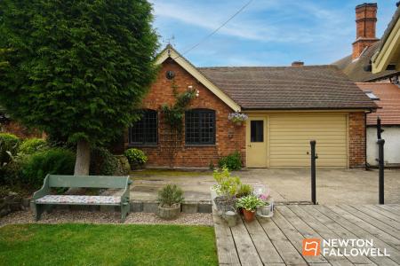 3 bedroom Semi-detached house for sale in Main Street, Normanton On Soar, LE12