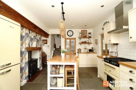 3 bedroom Semi-detached house for sale in Main Street, Normanton On Soar, LE12