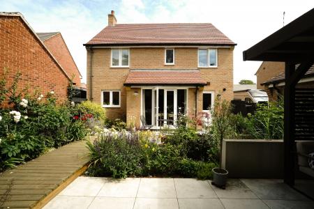 4 bedroom Detached house for sale in Wicket Close, Loughborough, LE11