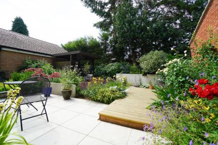 4 bedroom Detached house for sale in Wicket Close, Loughborough, LE11