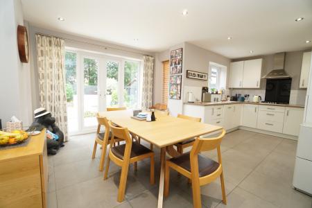 4 bedroom Detached house for sale in Wicket Close, Loughborough, LE11