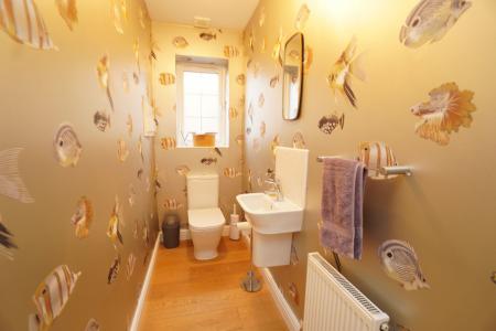 4 bedroom Detached house for sale in Wicket Close, Loughborough, LE11