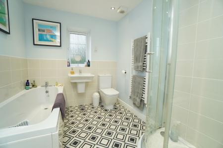 4 bedroom Detached house for sale in Wicket Close, Loughborough, LE11