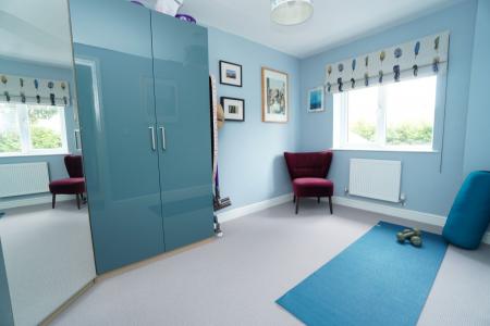 4 bedroom Detached house for sale in Wicket Close, Loughborough, LE11