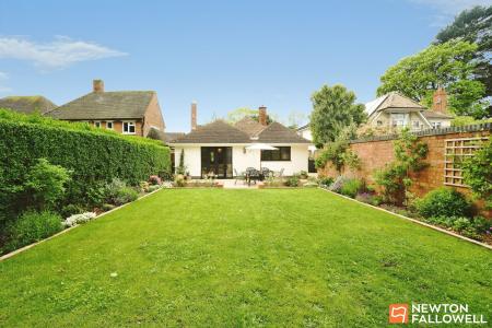 3 bedroom Detached bungalow for sale in Castledine Street, Loughborough, LE11