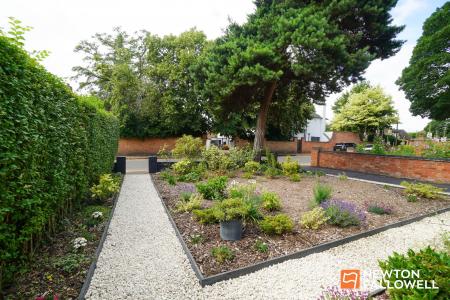 3 bedroom Detached bungalow for sale in Castledine Street, Loughborough, LE11