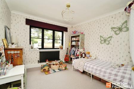 3 bedroom Detached bungalow for sale in Castledine Street, Loughborough, LE11