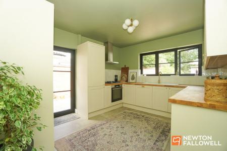 3 bedroom Detached bungalow for sale in Castledine Street, Loughborough, LE11