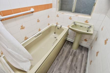 3 bedroom Semi-detached house for sale in Belton Road, Loughborough, LE11