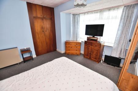 3 bedroom Semi-detached house for sale in Belton Road, Loughborough, LE11