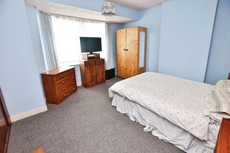 3 bedroom Semi-detached house for sale in Belton Road, Loughborough, LE11