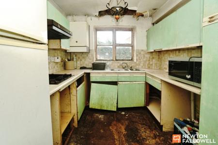 4 bedroom Semi-detached house for sale in Abberton Way, Loughborough, LE11