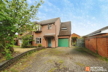 4 bedroom Semi-detached house for sale in Abberton Way, Loughborough, LE11