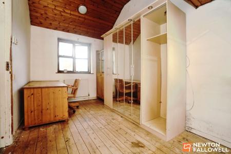 4 bedroom Semi-detached house for sale in Abberton Way, Loughborough, LE11