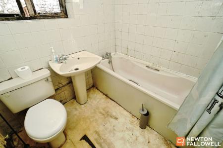 4 bedroom Semi-detached house for sale in Abberton Way, Loughborough, LE11