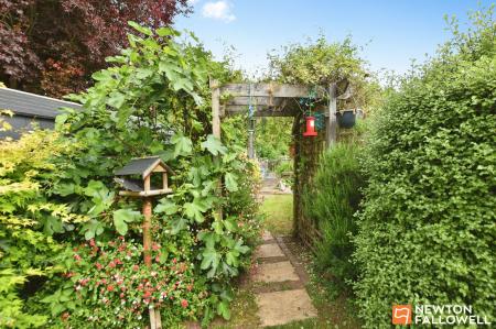 3 bedroom Terraced House for sale in Kegworth Road, Gotham, NG11