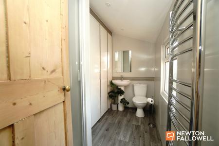 2 bedroom Terraced House for sale in Victoria Street, Loughborough, LE11