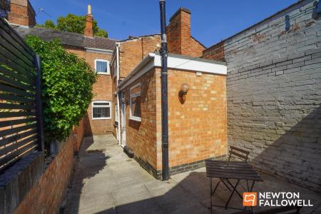 2 bedroom Terraced House for sale in Victoria Street, Loughborough, LE11