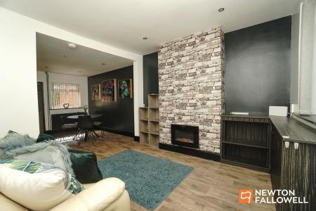 2 bedroom Terraced House for sale in Victoria Street, Loughborough, LE11