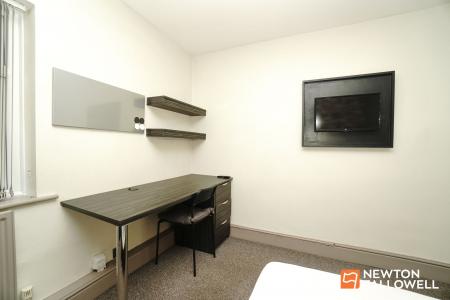2 bedroom Terraced House for sale in Victoria Street, Loughborough, LE11