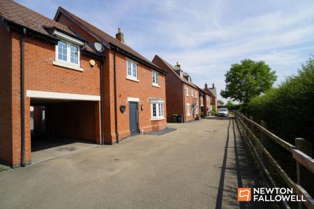 4 bedroom Detached house for sale in Edward Phillipps Road, Hathern, LE12