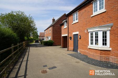 4 bedroom Detached house for sale in Edward Phillipps Road, Hathern, LE12