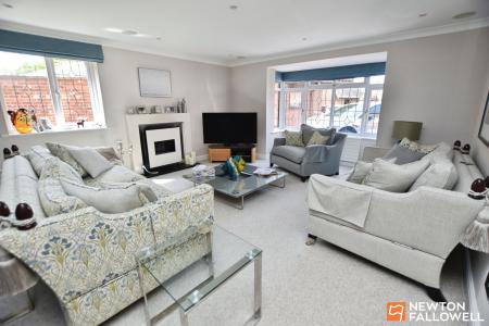 4 bedroom Detached house for sale in St. Phillips Road, Burton-On-The-Wolds, LE12