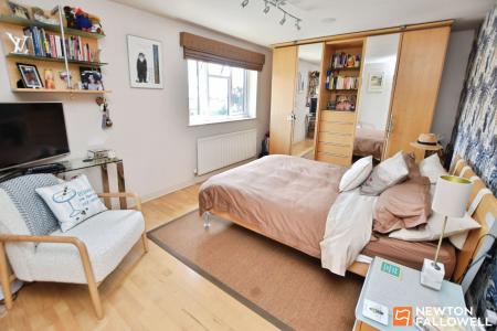 4 bedroom Detached house for sale in St. Phillips Road, Burton-On-The-Wolds, LE12
