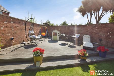 4 bedroom Detached house for sale in St. Phillips Road, Burton-On-The-Wolds, LE12