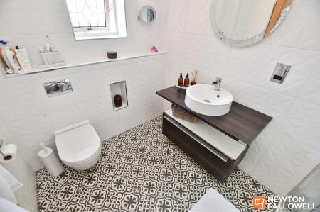 4 bedroom Detached house for sale in St. Phillips Road, Burton-On-The-Wolds, LE12