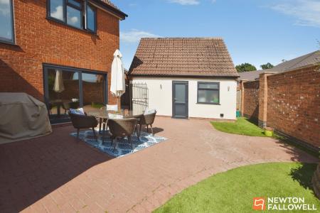 4 bedroom Detached house for sale in St. Phillips Road, Burton-On-The-Wolds, LE12