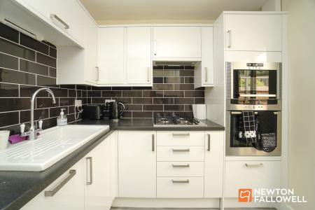 2 bedroom Semi-detached bungalow for sale in Swallow Walk, Hathern, LE12
