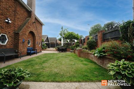 3 bedroom Detached house for sale in Byron Street, Loughborough, LE11