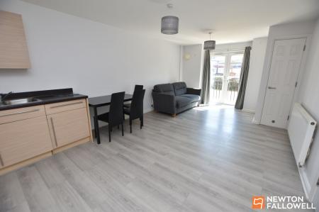 2 bedroom Apartment for sale in Racecourse Mews, Loughborough, LE11